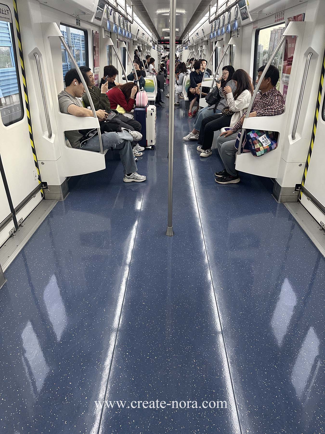 西安地铁诺拉橡胶地板照片2